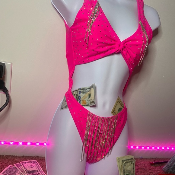 🌺Rhinestoned Hot Pink Bodysuit🌺 - Picture 2 of 5